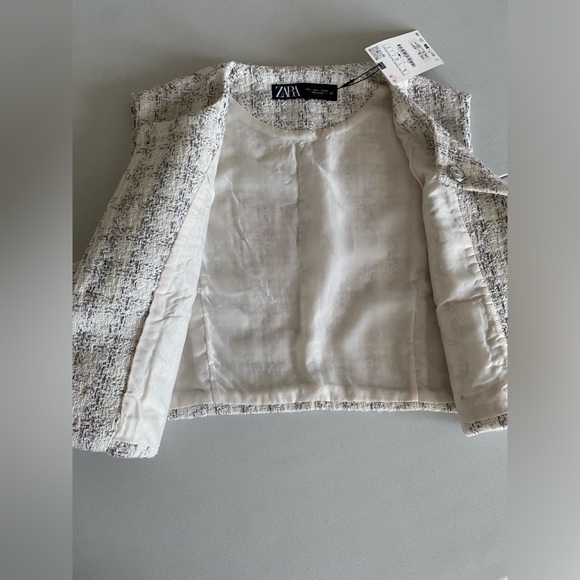 Zara Textured Cropped Vest Round neck Top Front pockets Ecru Beige size L NWT - Picture 15 of 16